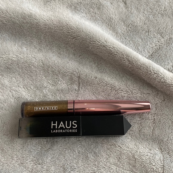 Haus Laboratories & One Size Beauty liquid eyeshadow - Picture 1 of 3